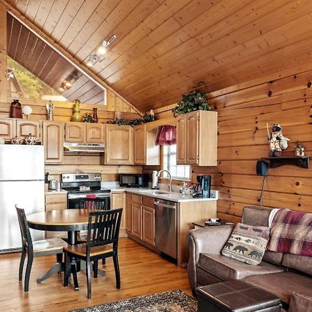 Views I Mins To Dollywood I Hot Tub I Pool Table Villa Sevierville Ngoại thất bức ảnh
