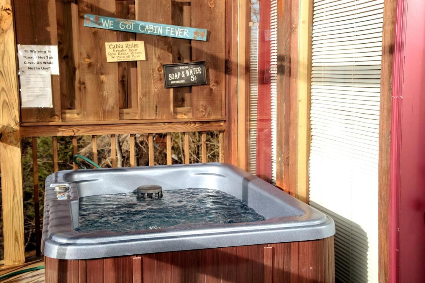 Views I Mins To Dollywood I Hot Tub I Pool Table Villa Sevierville Ngoại thất bức ảnh