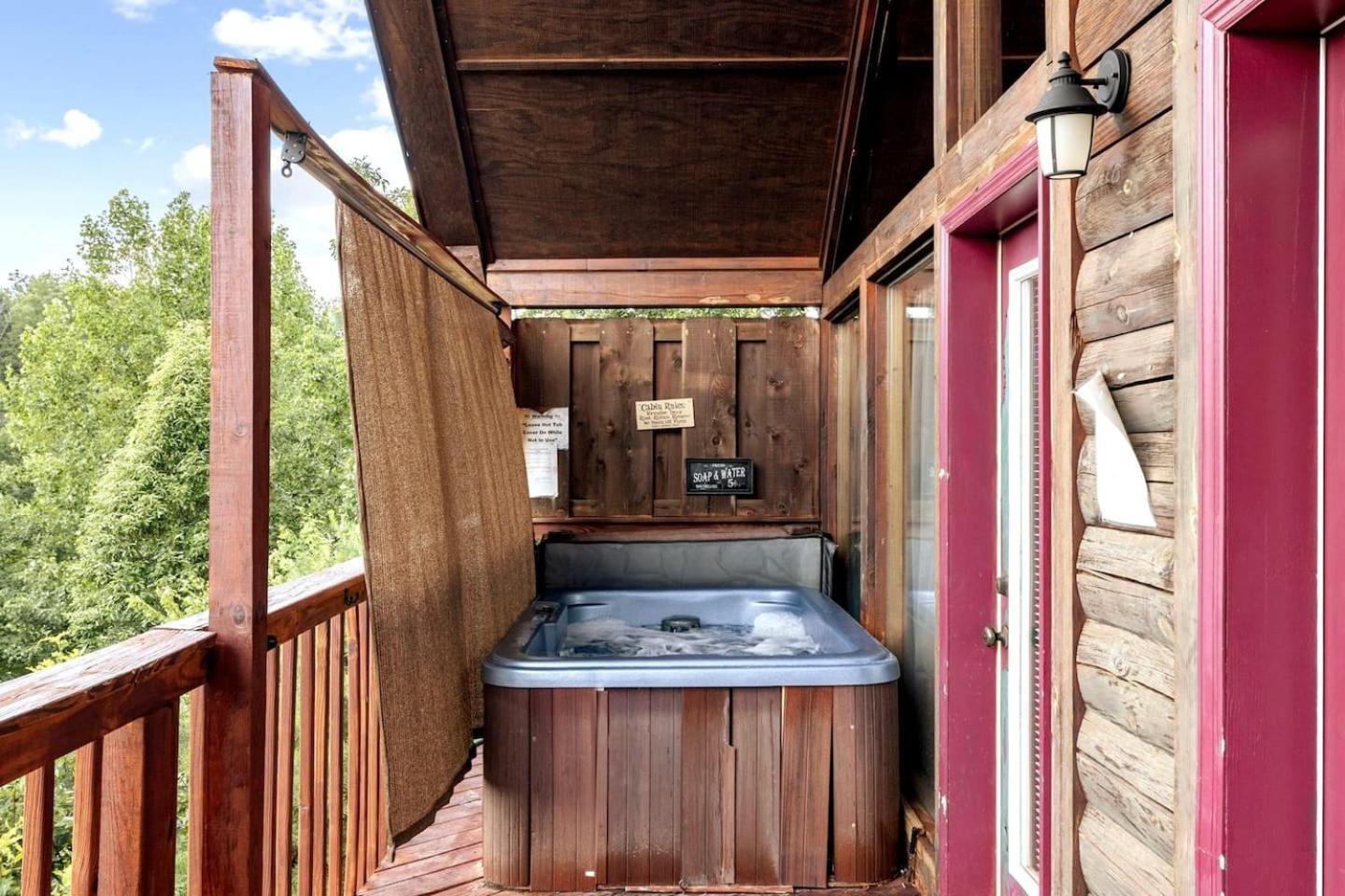 Views I Mins To Dollywood I Hot Tub I Pool Table Villa Sevierville Ngoại thất bức ảnh