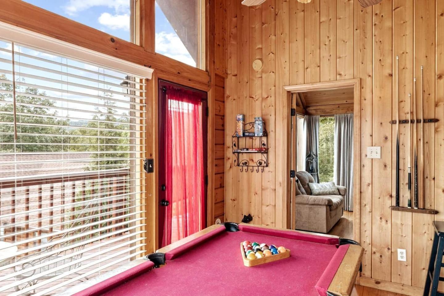 Views I Mins To Dollywood I Hot Tub I Pool Table Villa Sevierville Ngoại thất bức ảnh