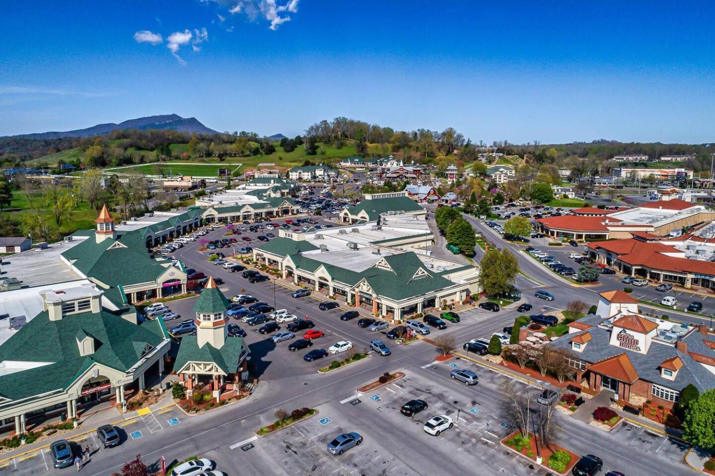 Views I Mins To Dollywood I Hot Tub I Pool Table Villa Sevierville Ngoại thất bức ảnh