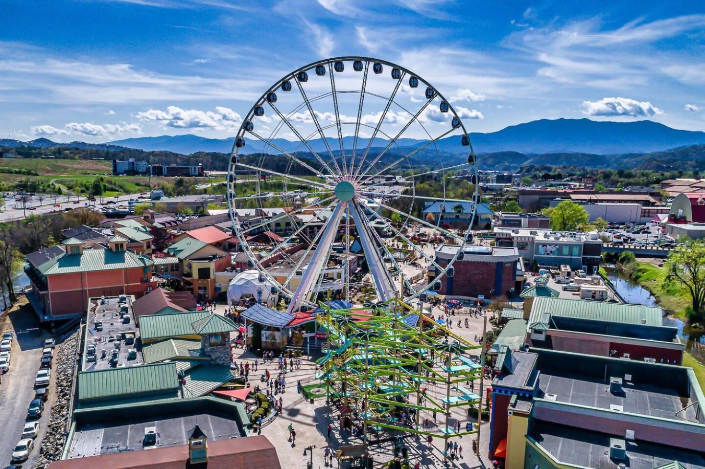 Views I Mins To Dollywood I Hot Tub I Pool Table Villa Sevierville Ngoại thất bức ảnh